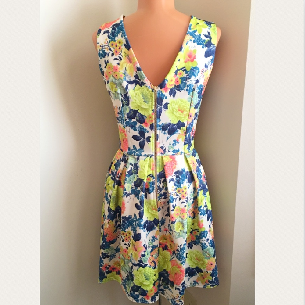 Delightful Return Dress -from ModCloth - Picture 4 of 6